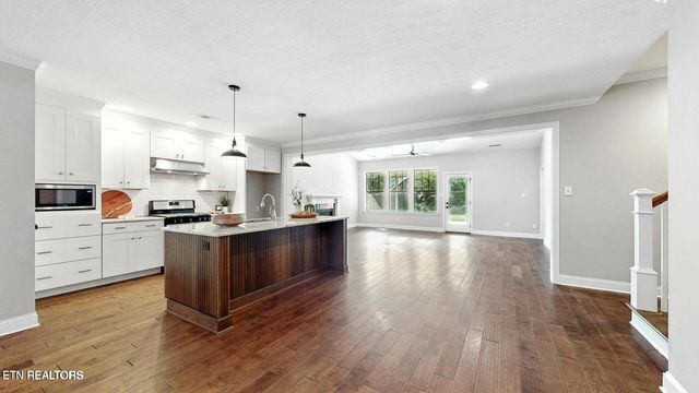 471 Roseland Lane, Lenoir City, TN 37772