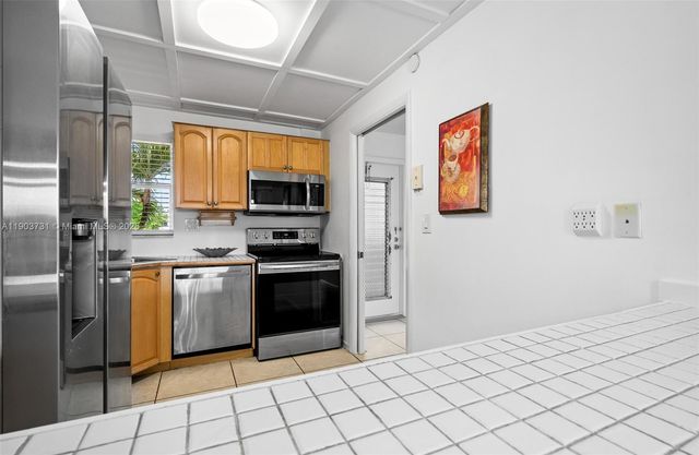 8900 Washington Blvd 205, Pembroke Pines, FL 33025