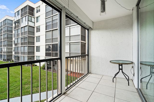 8900 Washington Blvd 205, Pembroke Pines, FL 33025