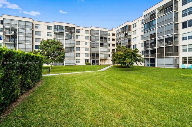 8900 Washington Blvd 205, Pembroke Pines, FL 33025