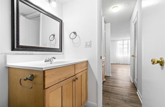 8900 Washington Blvd 205, Pembroke Pines, FL 33025