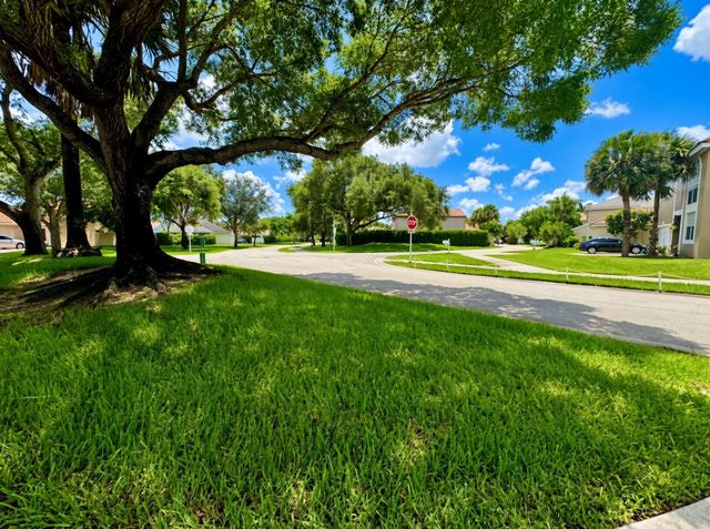 10160 Festival Way, Boca Raton, FL 33428