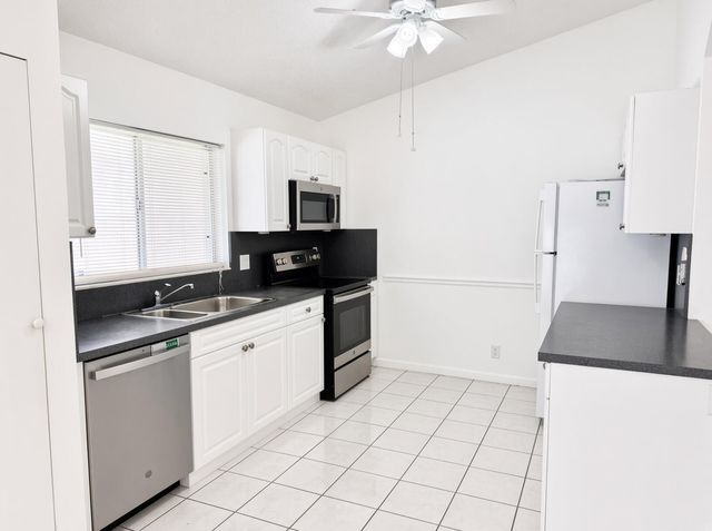 10160 Festival Way, Boca Raton, FL 33428