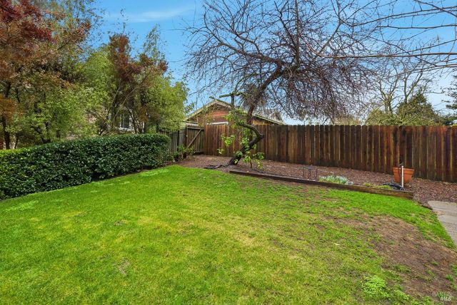 225 Berna Ave, Napa, CA 94559