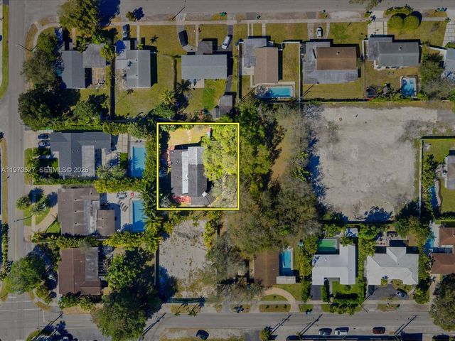 937 NE 171st St, Miami, FL 33162