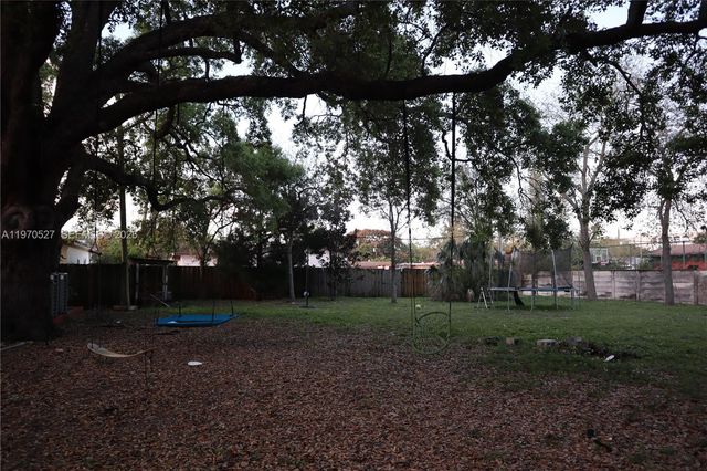 937 NE 171st St, Miami, FL 33162