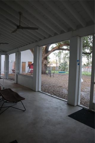 937 NE 171st St, Miami, FL 33162