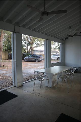 937 NE 171st St, Miami, FL 33162