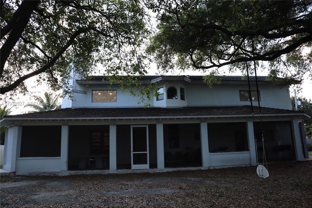 937 NE 171st St, Miami, FL 33162