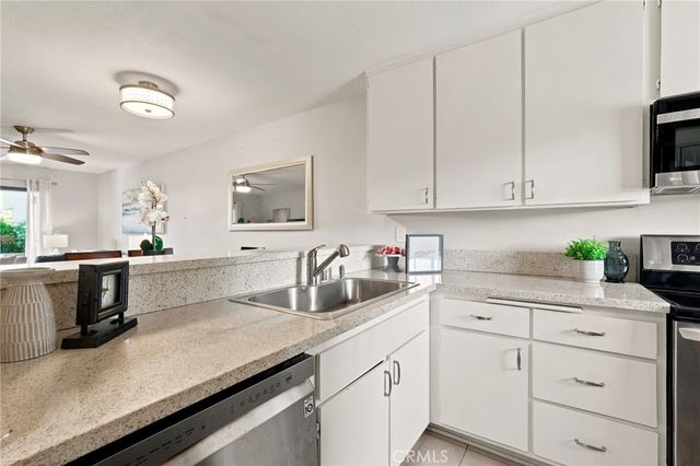 26251 Vermont Avenue 202, Harbor City, CA 90710