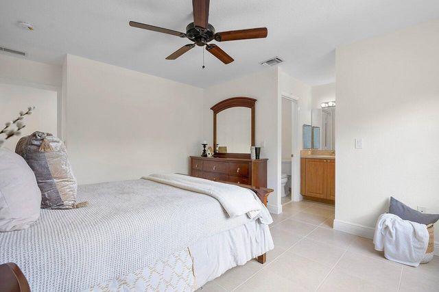 6748 Old Farm Trail, Boynton Beach, FL 33437