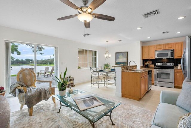 6748 Old Farm Trail, Boynton Beach, FL 33437