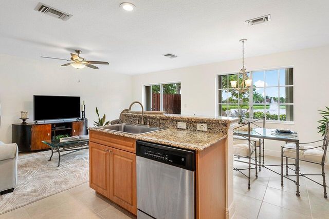 6748 Old Farm Trail, Boynton Beach, FL 33437