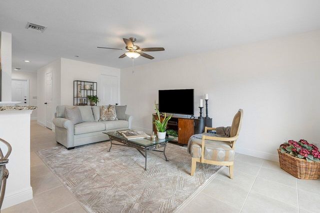 6748 Old Farm Trail, Boynton Beach, FL 33437