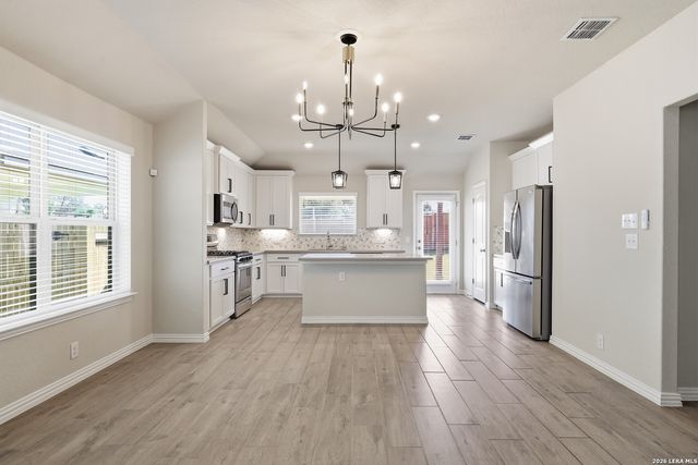 2118 Gabby Cole Ln, San Antonio, TX 78253