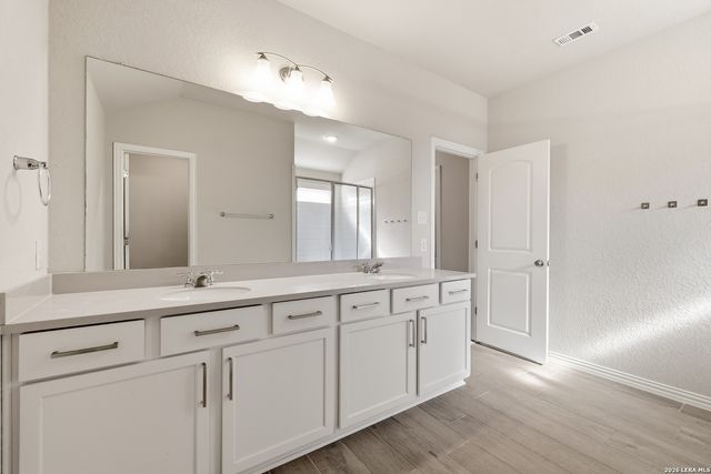 2118 Gabby Cole Ln, San Antonio, TX 78253