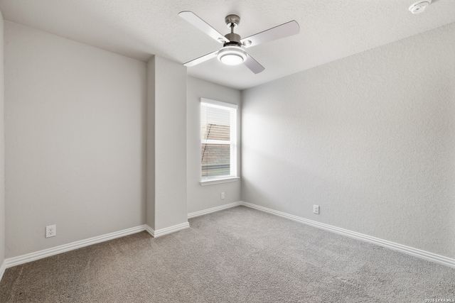2118 Gabby Cole Ln, San Antonio, TX 78253