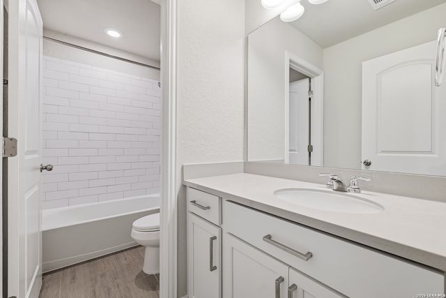 2118 Gabby Cole Ln, San Antonio, TX 78253