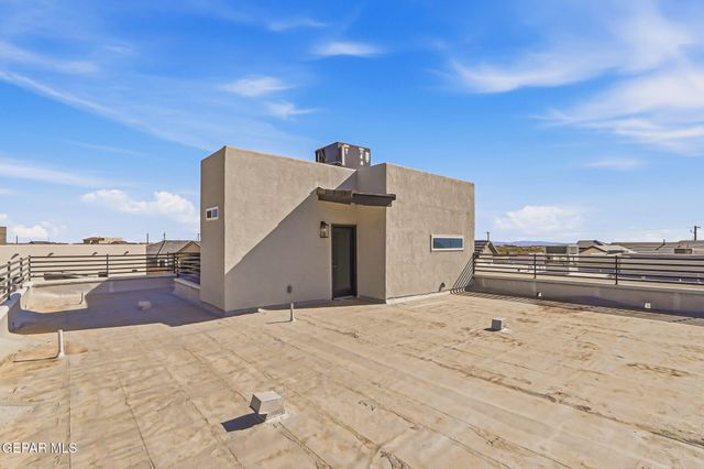 911 DEWSBURY Way, Horizon City, TX 79928