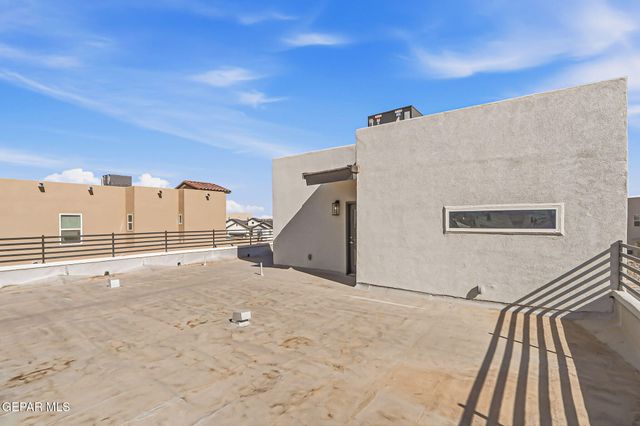 911 DEWSBURY Way, Horizon City, TX 79928