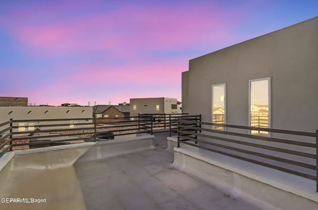 911 DEWSBURY Way, Horizon City, TX 79928