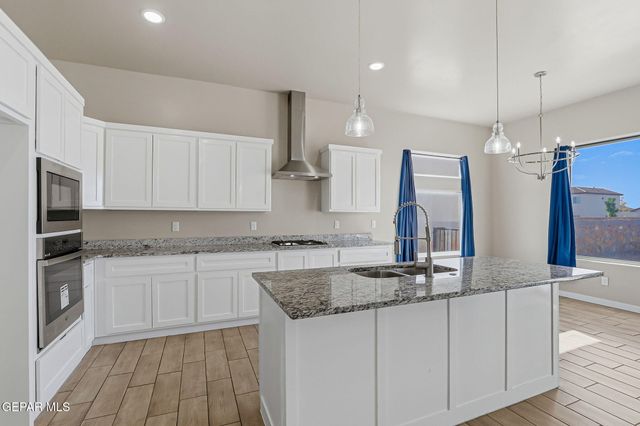 911 DEWSBURY Way, Horizon City, TX 79928