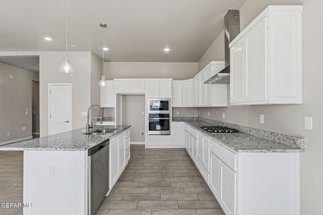 911 DEWSBURY Way, Horizon City, TX 79928