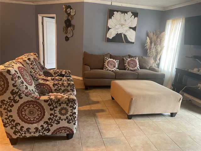 648 Oak Ridge Street, Cleveland, TX 77328