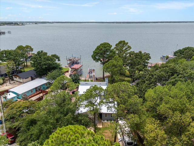 130 Harbor Drive, Gun Barrel City, TX 75156