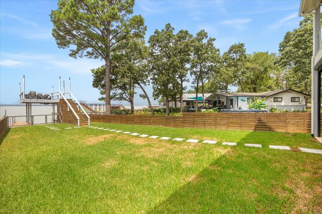 130 Harbor Drive, Gun Barrel City, TX 75156