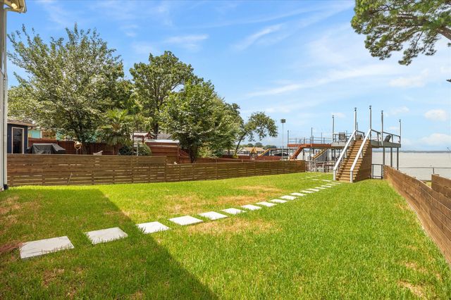 130 Harbor Drive, Gun Barrel City, TX 75156