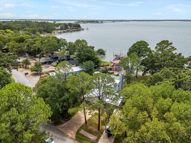 130 Harbor Drive, Gun Barrel City, TX 75156