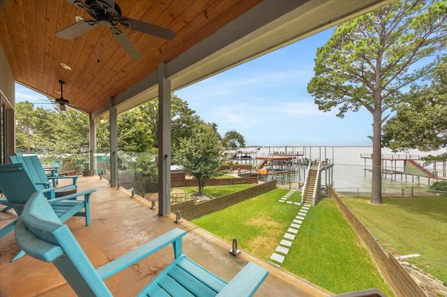 130 Harbor Drive, Gun Barrel City, TX 75156
