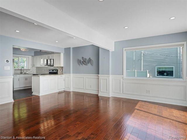 799 Kirts Boulevard, Troy, MI 48084