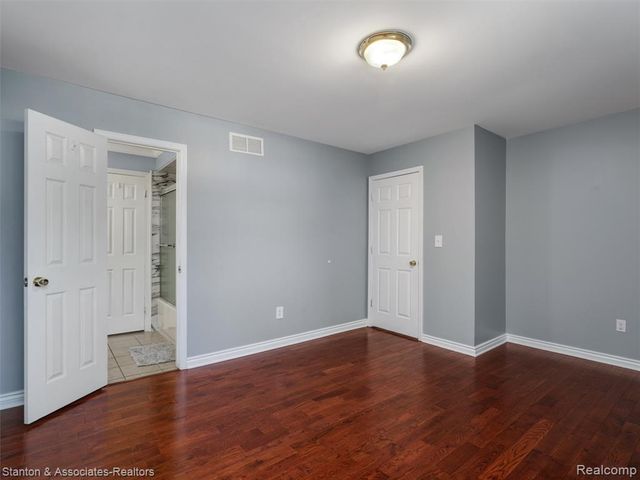 799 Kirts Boulevard, Troy, MI 48084