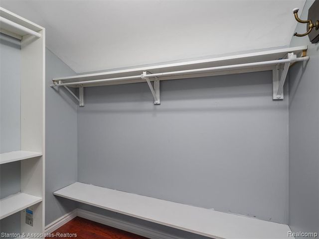 799 Kirts Boulevard, Troy, MI 48084