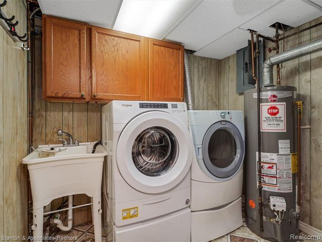 799 Kirts Boulevard, Troy, MI 48084
