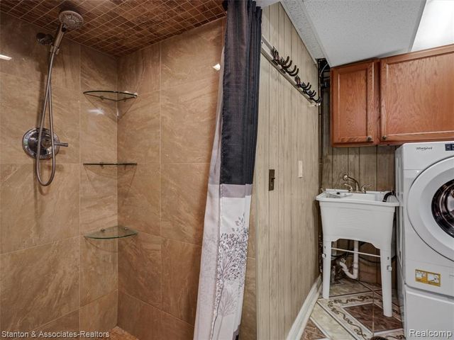 799 Kirts Boulevard, Troy, MI 48084