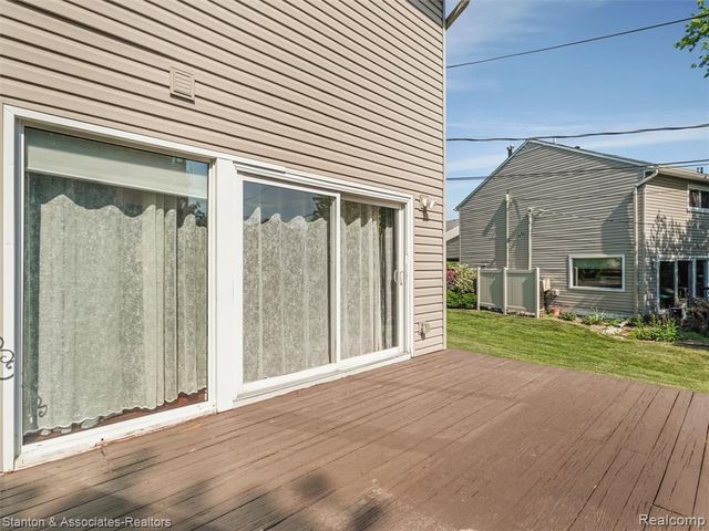 799 Kirts Boulevard, Troy, MI 48084