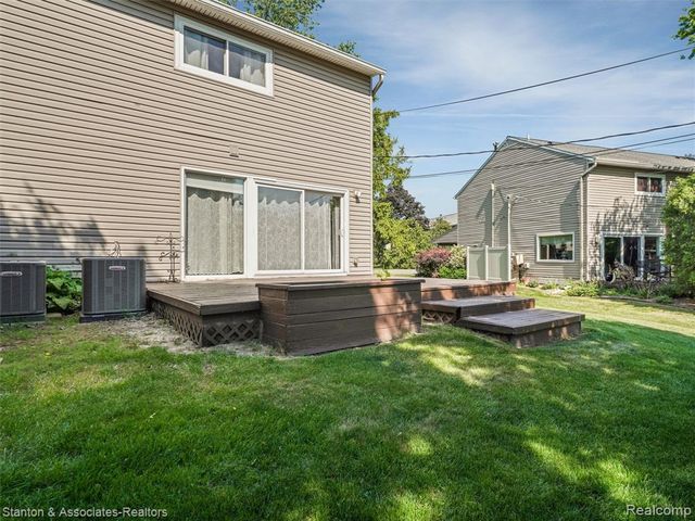 799 Kirts Boulevard, Troy, MI 48084