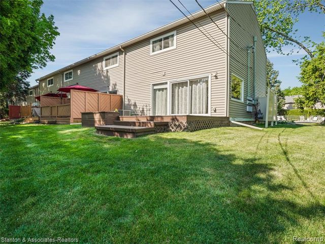 799 Kirts Boulevard, Troy, MI 48084
