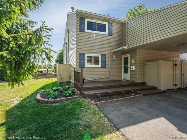 799 Kirts Boulevard, Troy, MI 48084