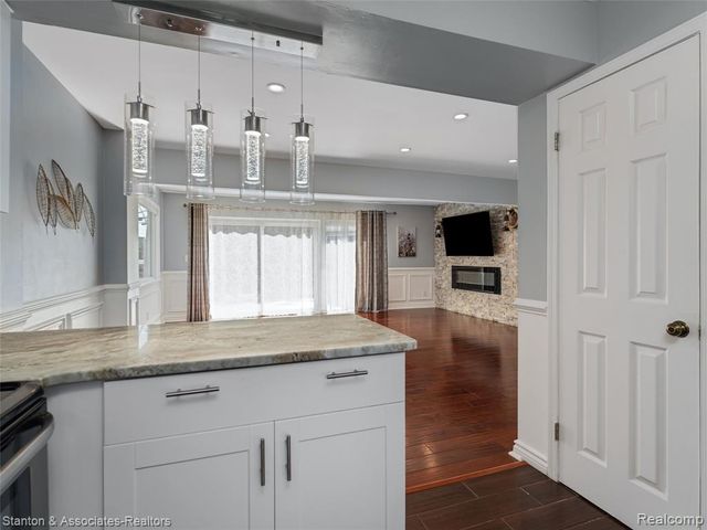 799 Kirts Boulevard, Troy, MI 48084