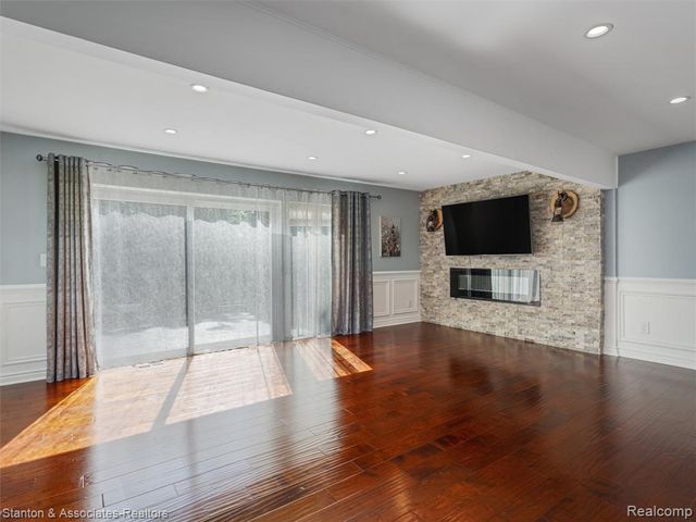 799 Kirts Boulevard, Troy, MI 48084