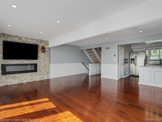 799 Kirts Boulevard, Troy, MI 48084