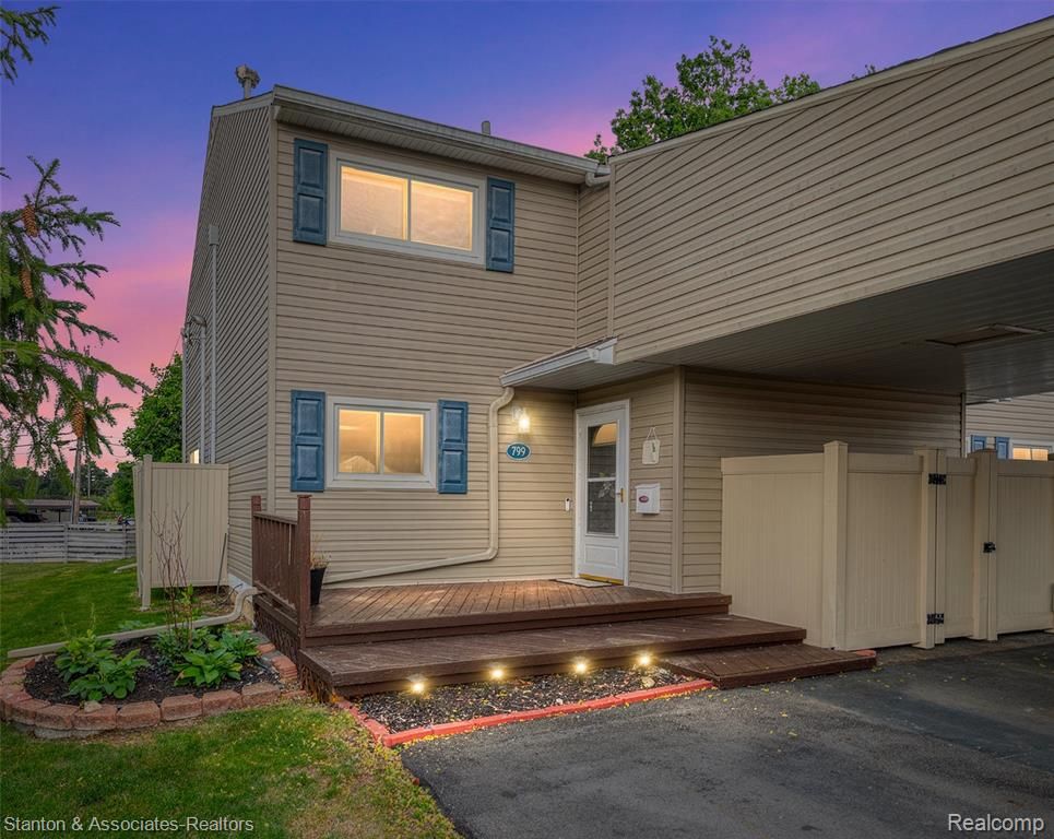799 Kirts Boulevard, Troy, MI 48084