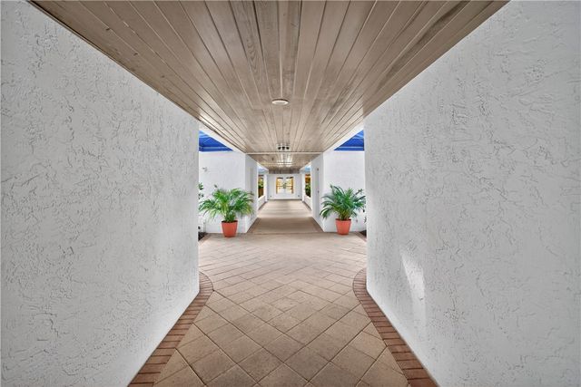 1700 Ocean Drive 301, Vero Beach, FL 32963