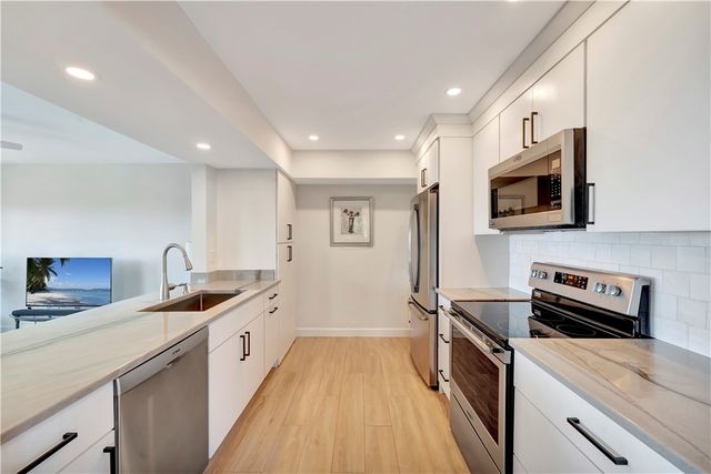 1700 Ocean Drive 301, Vero Beach, FL 32963