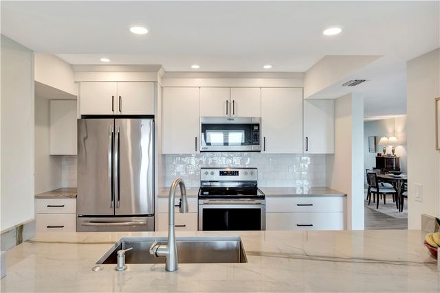 1700 Ocean Drive 301, Vero Beach, FL 32963