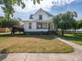 132 Godfroy Avenue, Monroe, MI 48162